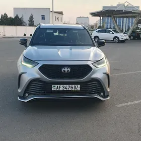 Toyota Highlander 2021