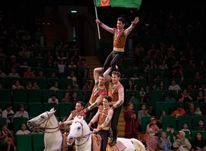 Türkmenistanyň Döwlet sirki Täze ýyl mynasybetli çykyşlaryny her gün gurnap başlady