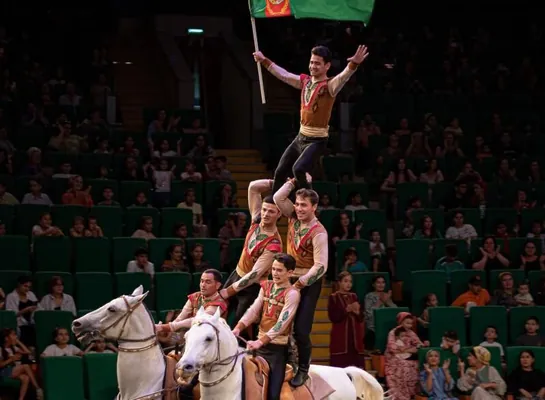Türkmenistanyň Döwlet sirki Täze ýyl mynasybetli çykyşlaryny her gün gurnap başlady