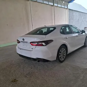 Toyota Camry 2022