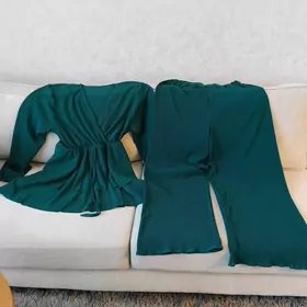 БРЮЧНЫЙ КОСТЮМ.