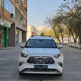 Toyota Highlander 2020