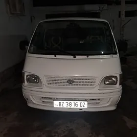 Toyota Hiace 2000