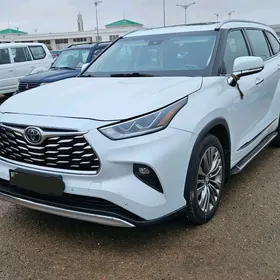 Toyota Highlander 2022