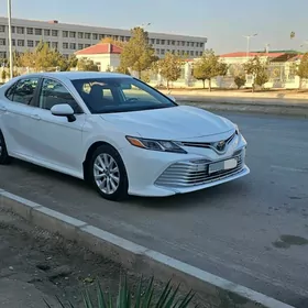 Toyota Camry 2020