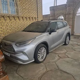 Toyota Highlander 2021