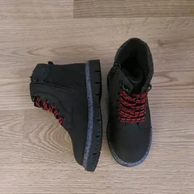 Ботинки мальчуковые,фирменные