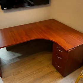Угловой Стол