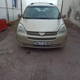 Toyota Sienna 2004