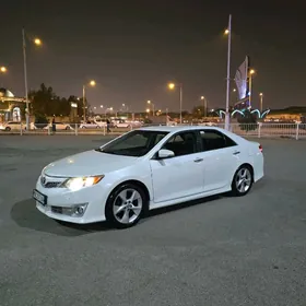 Toyota Camry 2014
