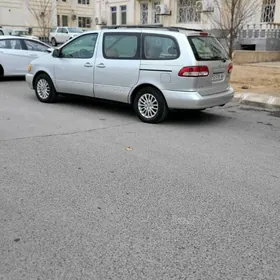 Toyota Sienna 2001