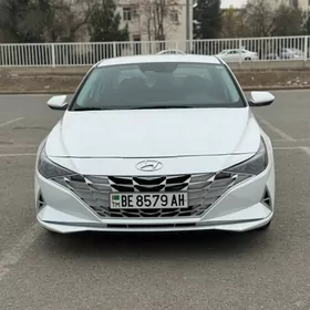 Hyundai Elantra 2022