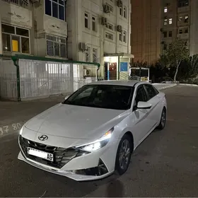 Hyundai Elantra 2022