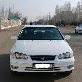 Toyota Camry 2000