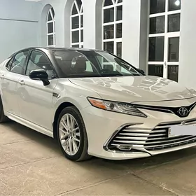Toyota Camry 2020