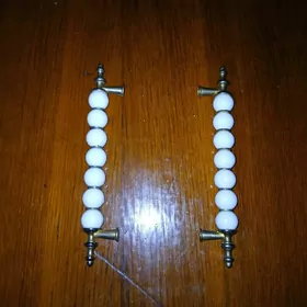 ручки для дверей и мебели