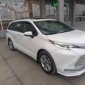 Toyota Sienna 2022