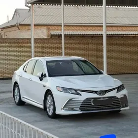 Toyota Camry 2020