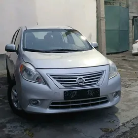 Nissan Versa 2012