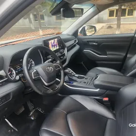 Toyota Highlander 2022