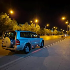 Mitsubishi Pajero 2005