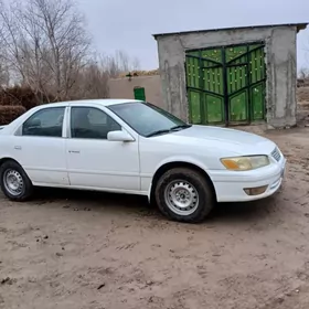 Toyota Camry 2000