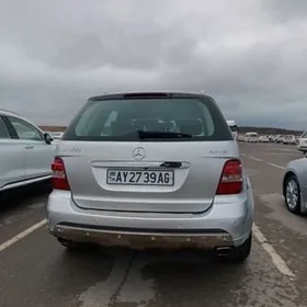 Mercedes-Benz ML350 2005