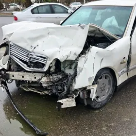 Mercedes-Benz 230E 1996