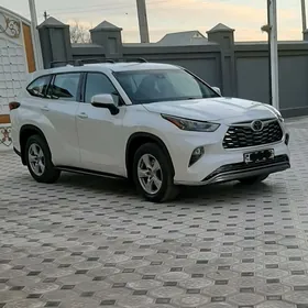 Toyota Highlander 2020