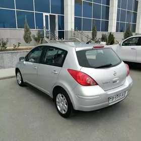 Nissan Versa 2010