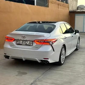 Toyota Camry 2018