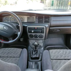 Opel Vectra 1999