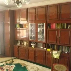 мебель.стенка коричнего цвета