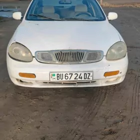 Daewoo Leganza 1998