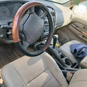 Nissan Pathfinder 1998