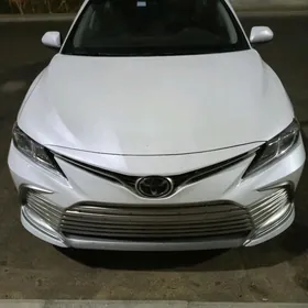 Toyota Camry 2022