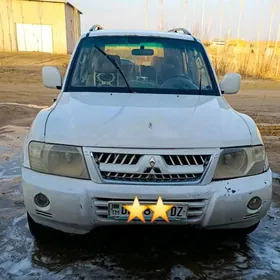 Mitsubishi Pajero 2003