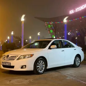 Toyota Camry 2011
