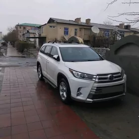 Toyota Highlander 2019