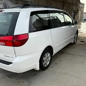 Toyota Sienna 2004