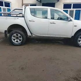 Mitsubishi L200 2008