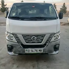 Nissan NV3500 2022