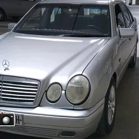 Mercedes-Benz E320 1996