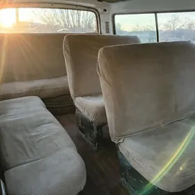 Toyota Hiace 1990