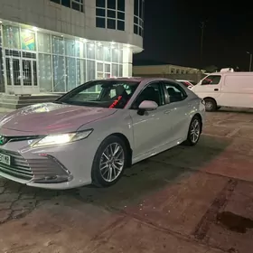 Toyota Camry 2022