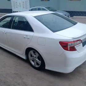 Toyota Camry 2013
