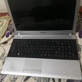 samsung noutbuk ekran