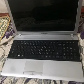 SAMSUNG noutbuk ekran