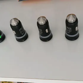 Maşynda telefona zaryat ùçin