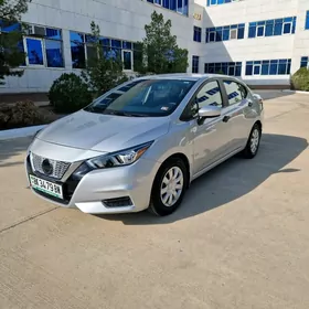 Nissan Versa 2020